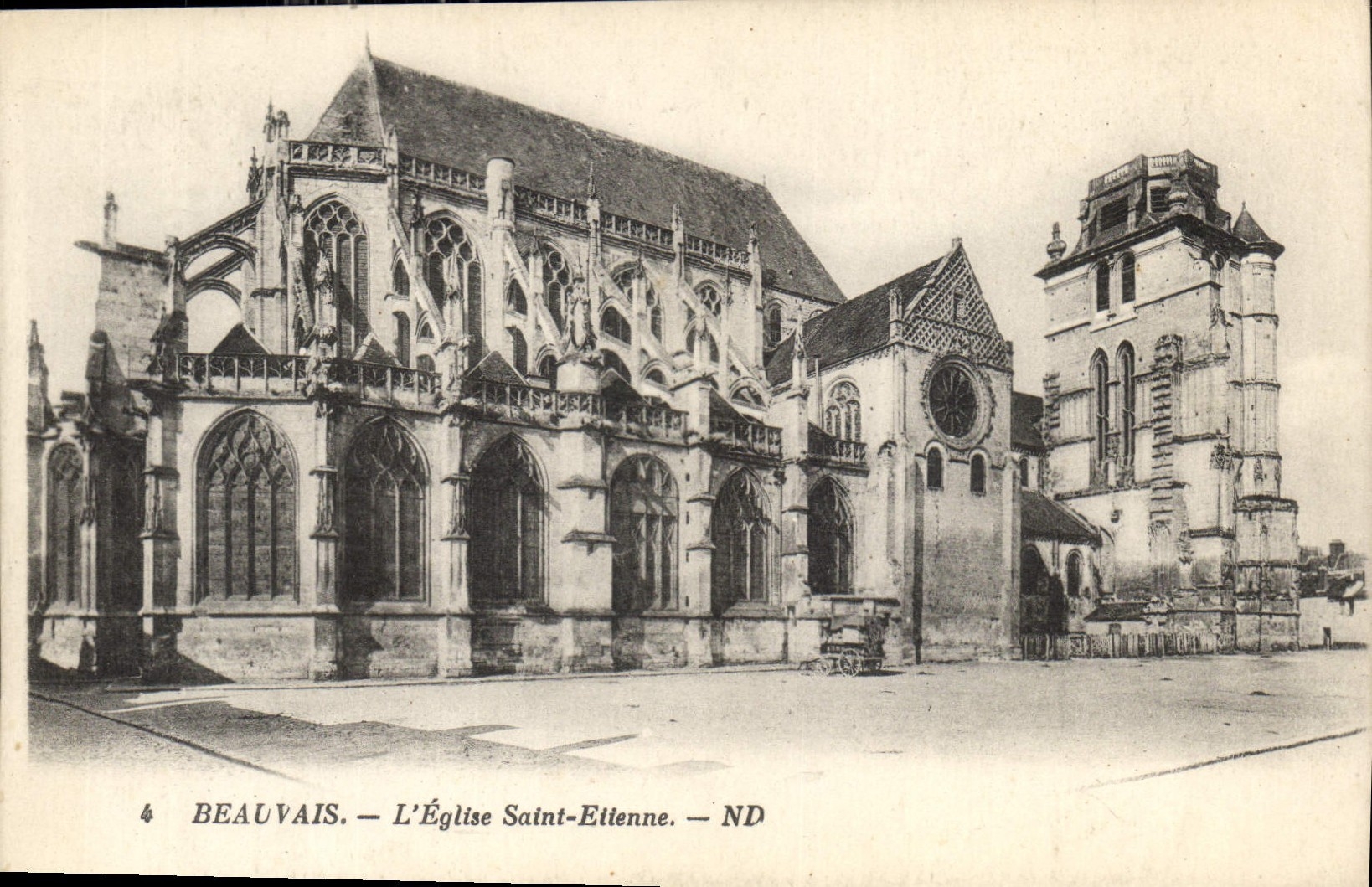CPA Beauvais  L'Eglise Saint Etienne 