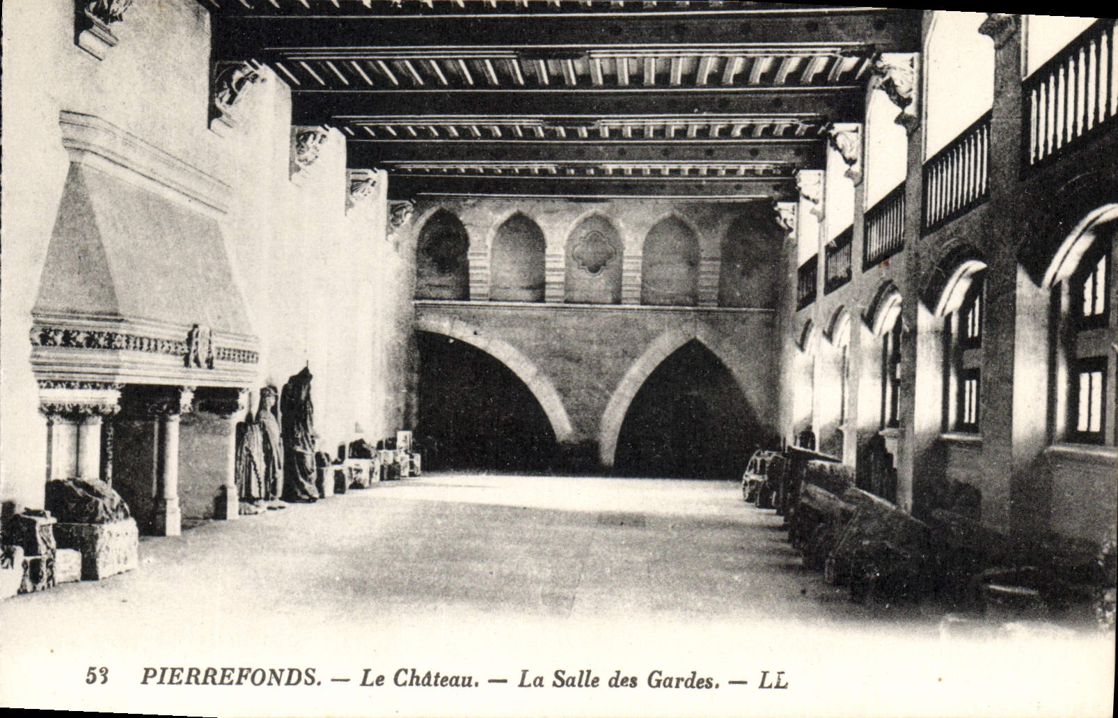 CPA Pierrefonds Le Chateau La Salle des Gardes