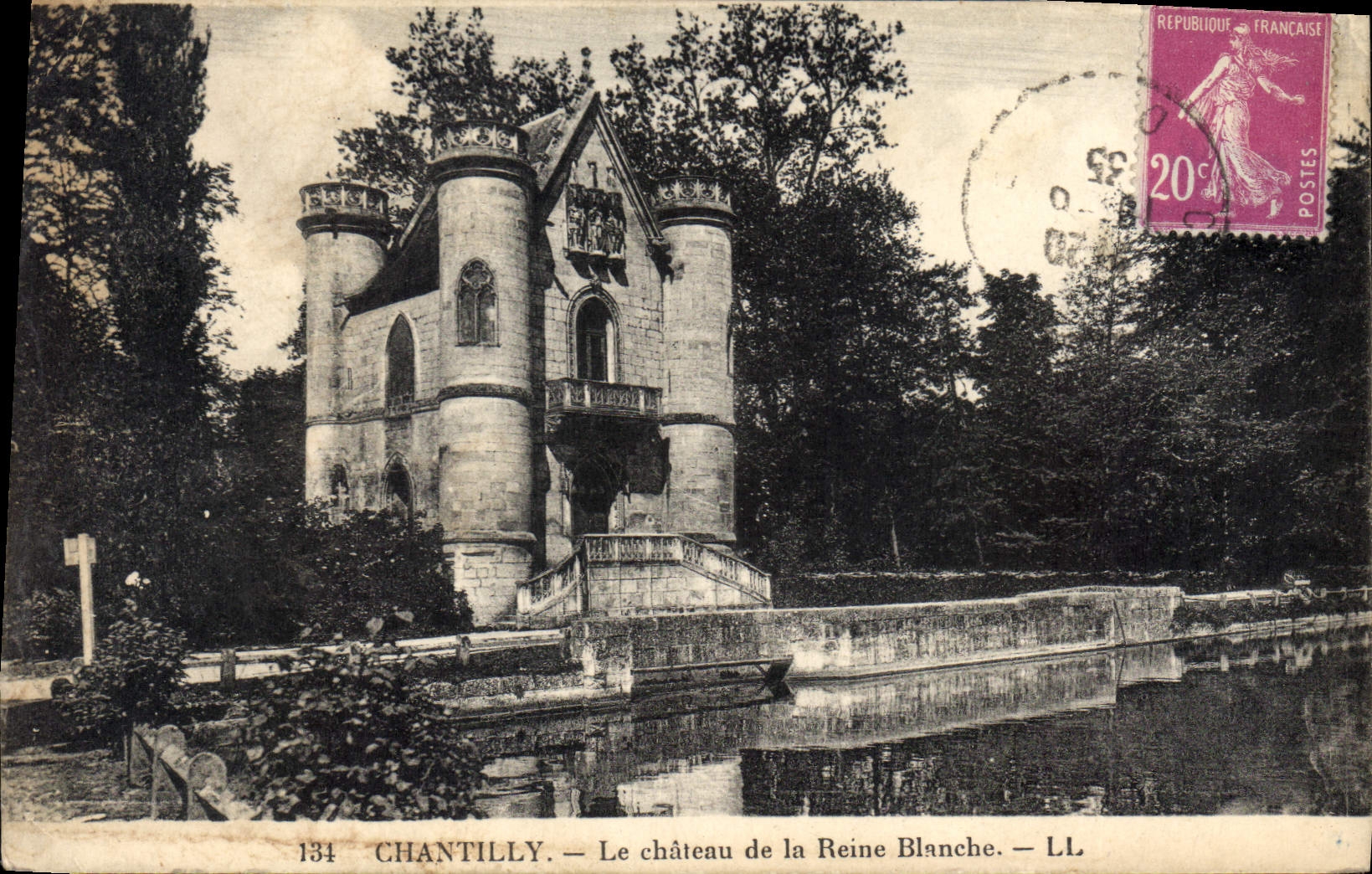 CPA Chantilly Le Chateau de la Reine Blanche 
