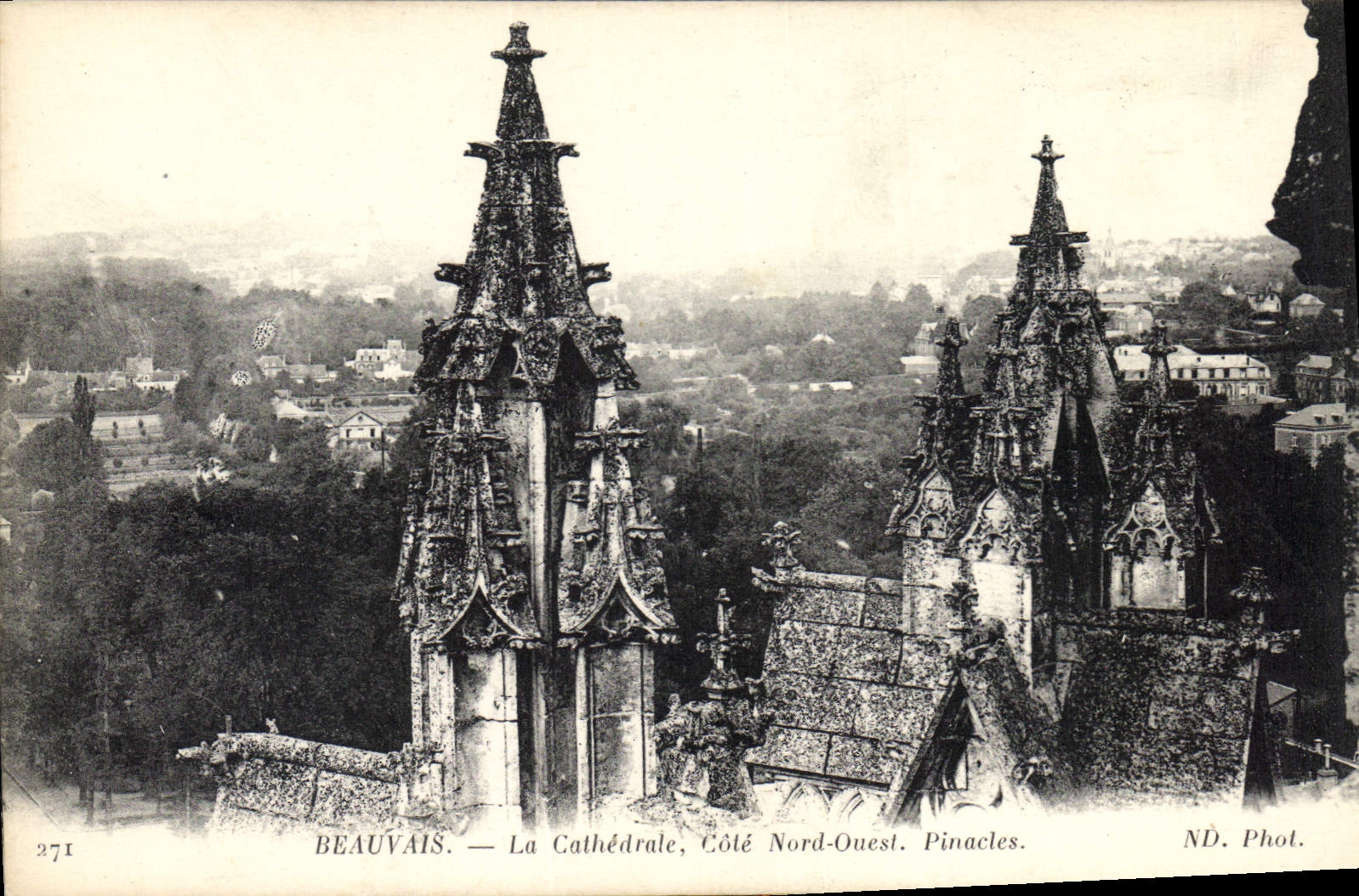 CPA Beauvais La Cathderale Cote Nord Ouest Pinacles