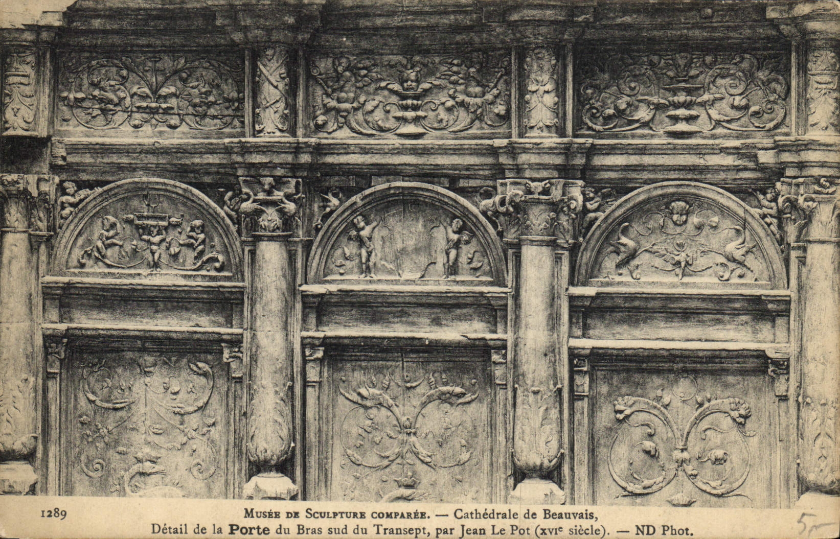 CPA Musee de Sculpture Comparee Cathderale de Beauvais Detail de la Porte du Bras sud du Transept pa