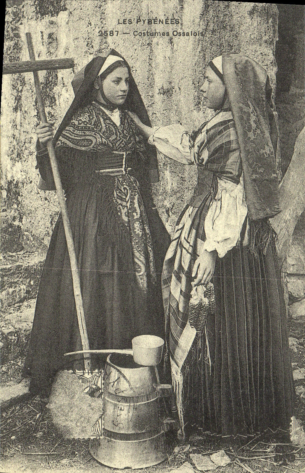 REPRO Les Pyrenees Costumes Ossalois 