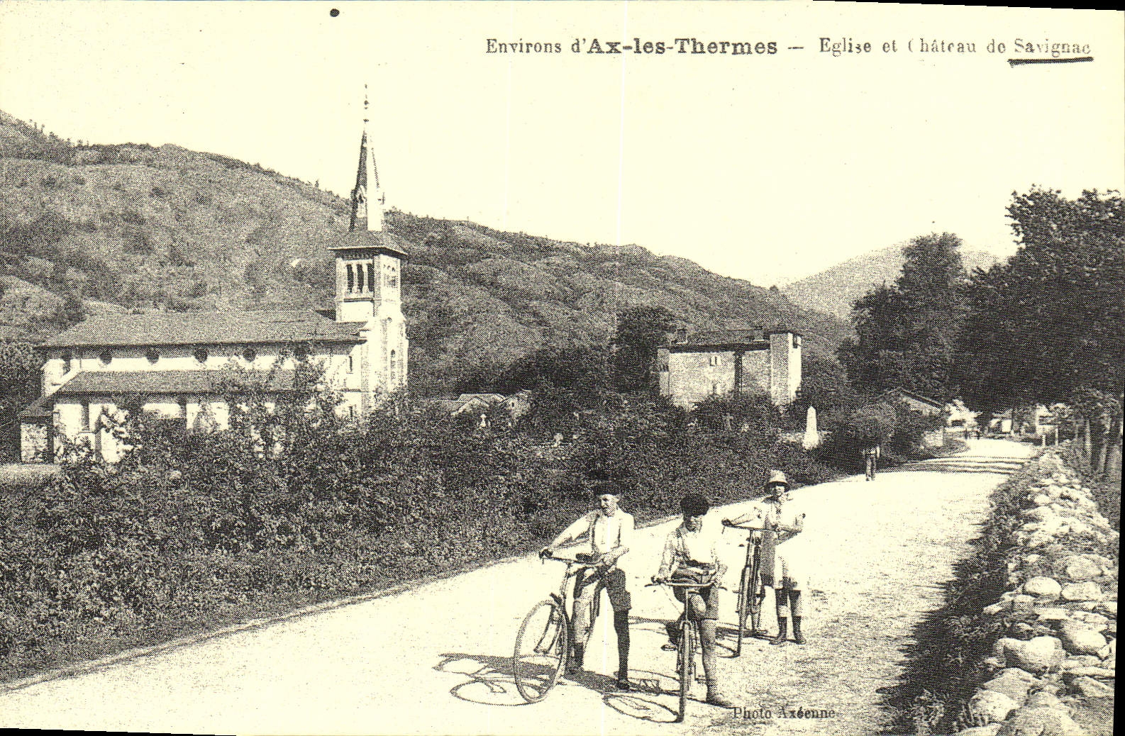 REPRO Environs d'Ax les Thermes Eglise et Chateau de Savignae
