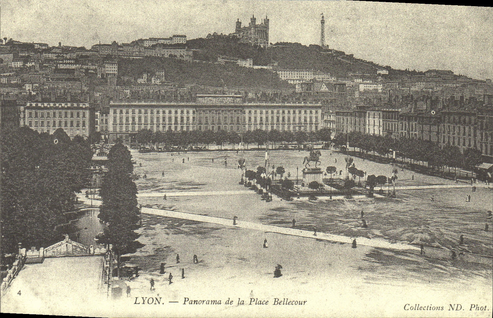 REPRO Lyon Panorama de la Place Bellecour 