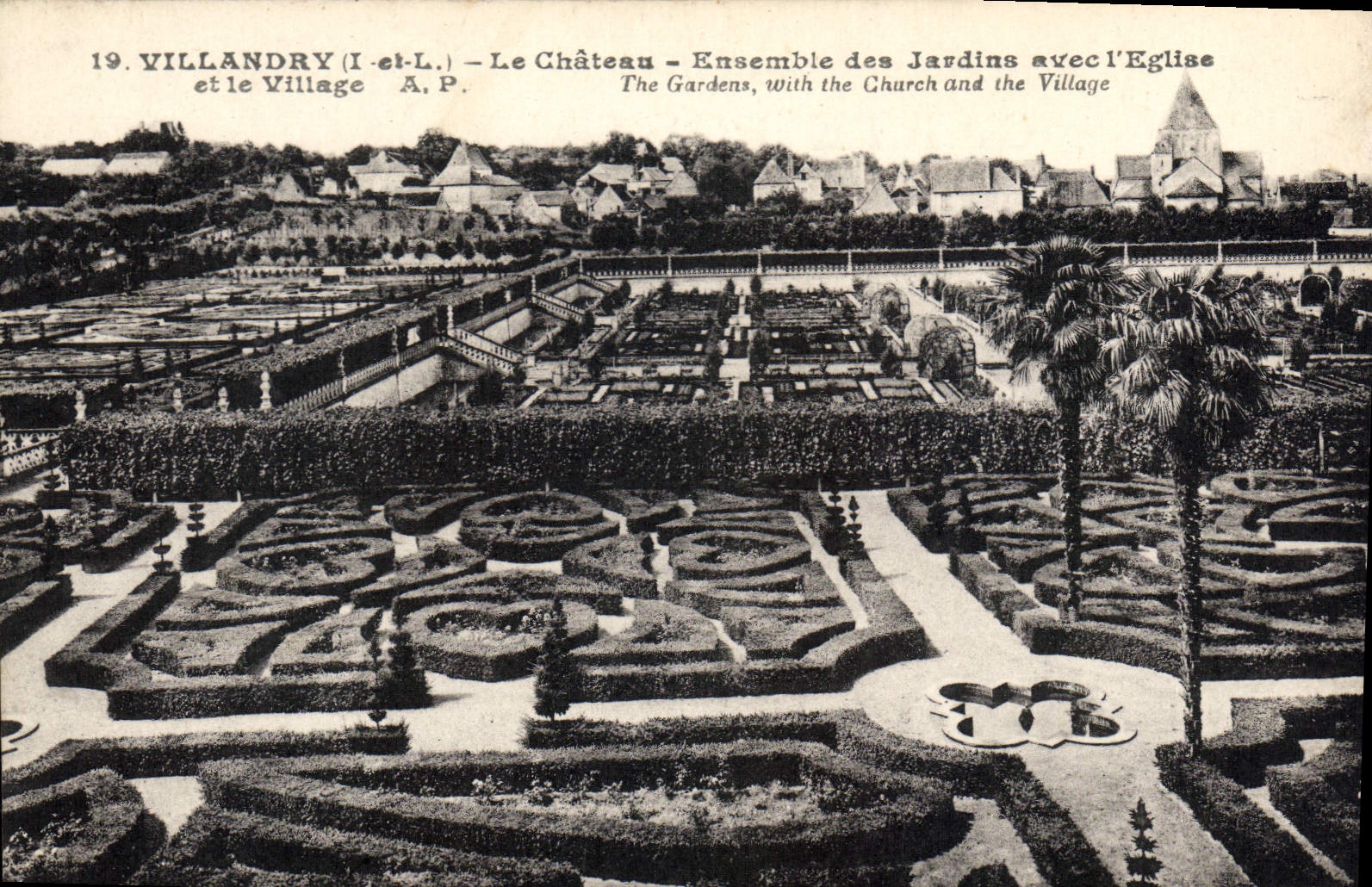 CPA Villandry I et L Le Chateau Ensemble des Jardins avec l'Eglise et le Village 