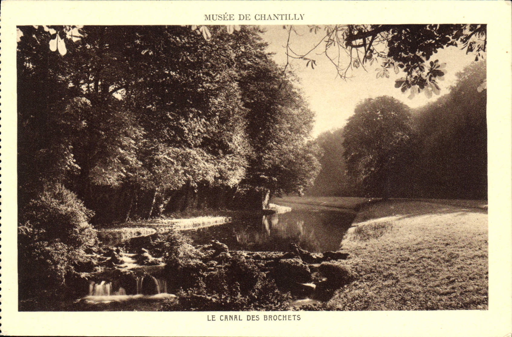 CPA Musee de Chantilly Le Canal des Brochets 
