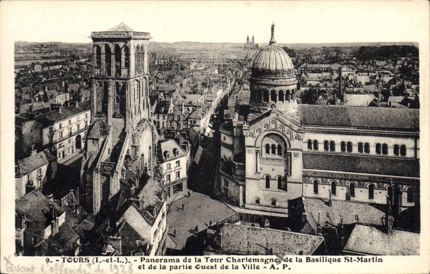 CPA Tours L et L Panorama de la Tour Charlemagne de la Basilique St Martin et de la Partie Ouest de 
