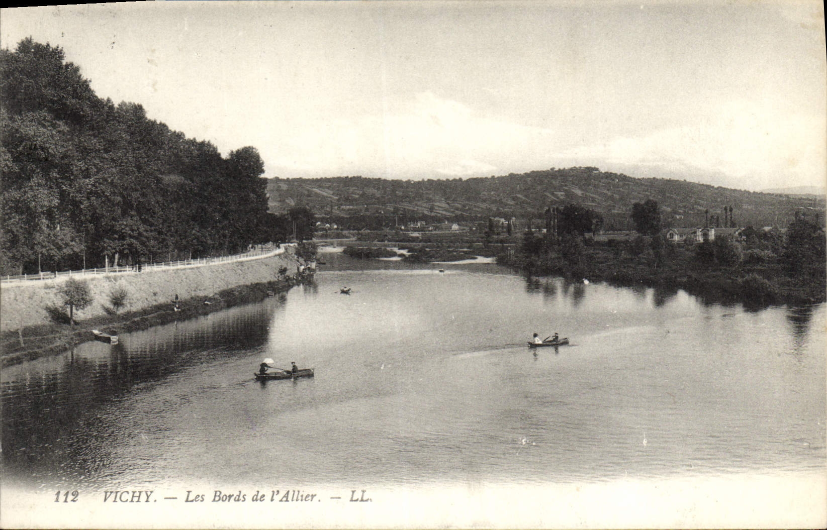 CPA Vichy Les Bords de l'Allier 