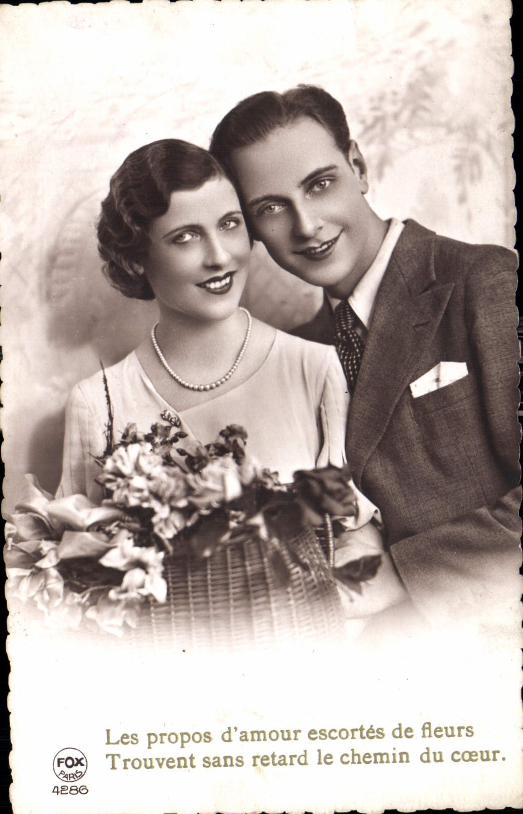 CPA Les Propos d'Amour escortes de fleurs Trouvent sans retard le Chemin du Coeur Femme