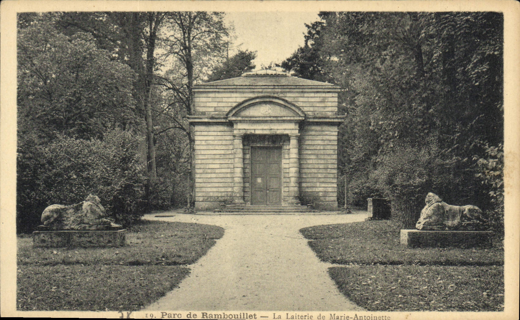 CPA Parc de Rambouillet La Laiterie de Marie Antoinette