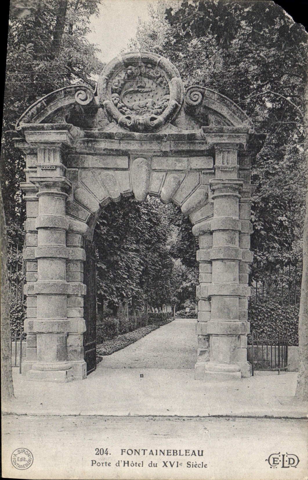 CPA Fontainebleau Porte d'Hotel du XVI