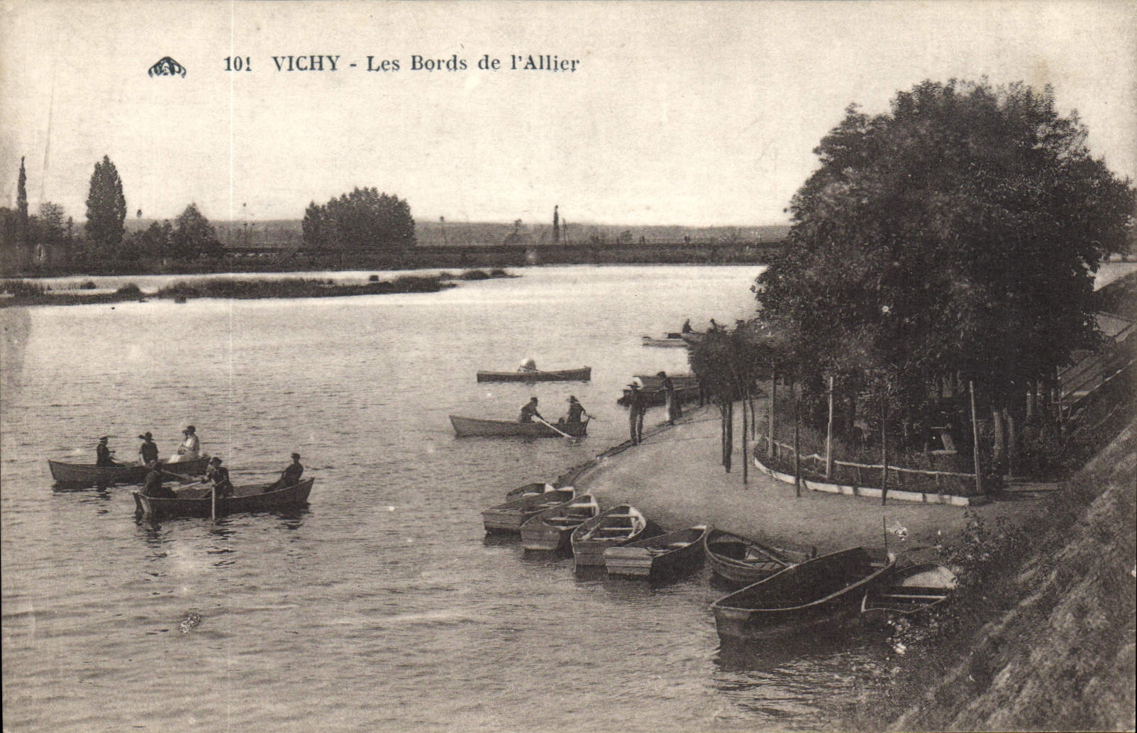 CPA Vichy Les Bords de l'Allier 