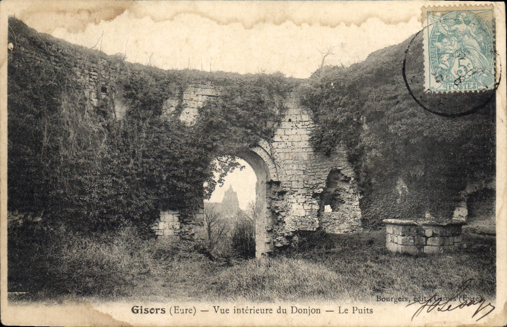 CPA Gisors Eure Vue interieure du Donjon Le Puits 