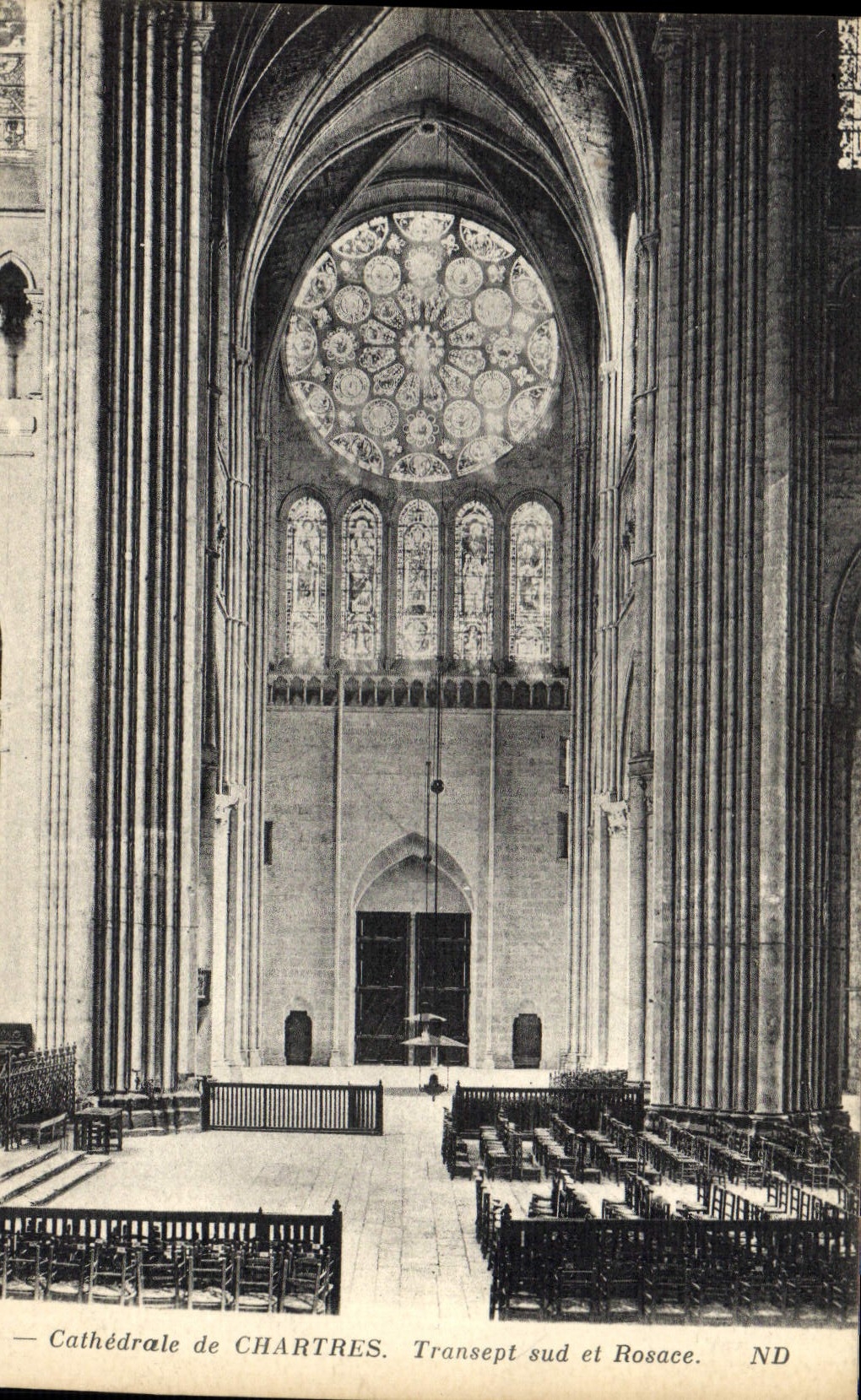 CPA Cathedrale de Chartres Transept sud et Rosace
