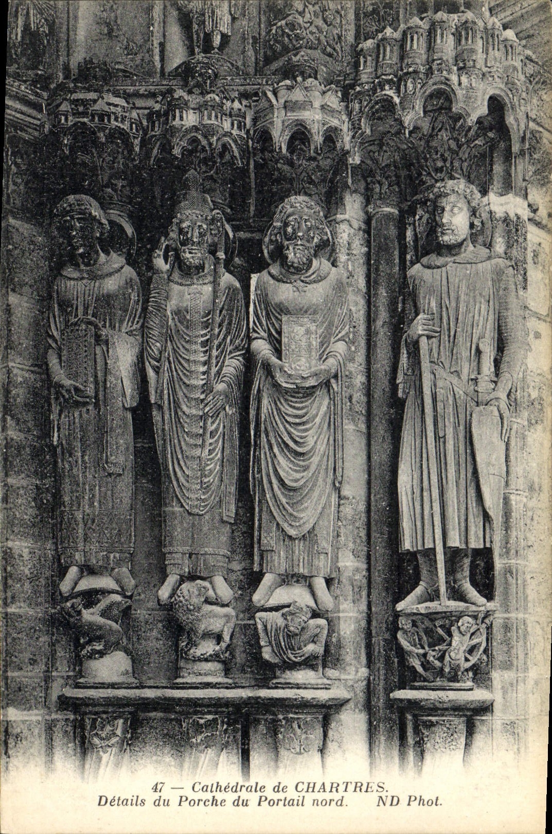 CPA Cathedrale de Chartres Details du Porche du Portail Nord