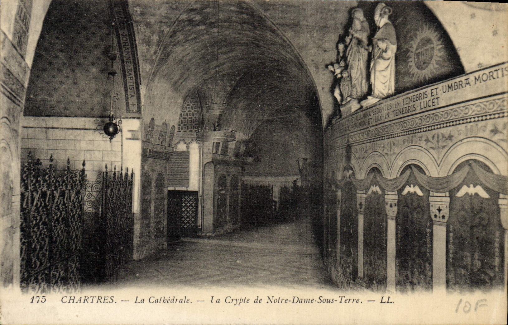 CPA Chartres La Cathedrale La Crypte de Notre Dame Sous Terre 