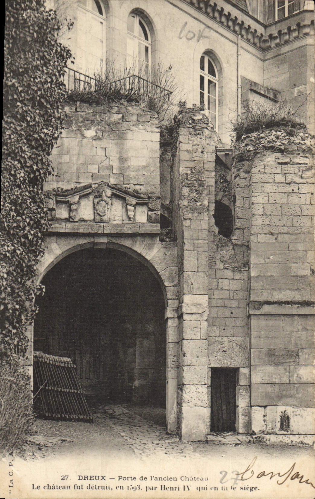 CPA Dreux Porte de l'ancien Chateau