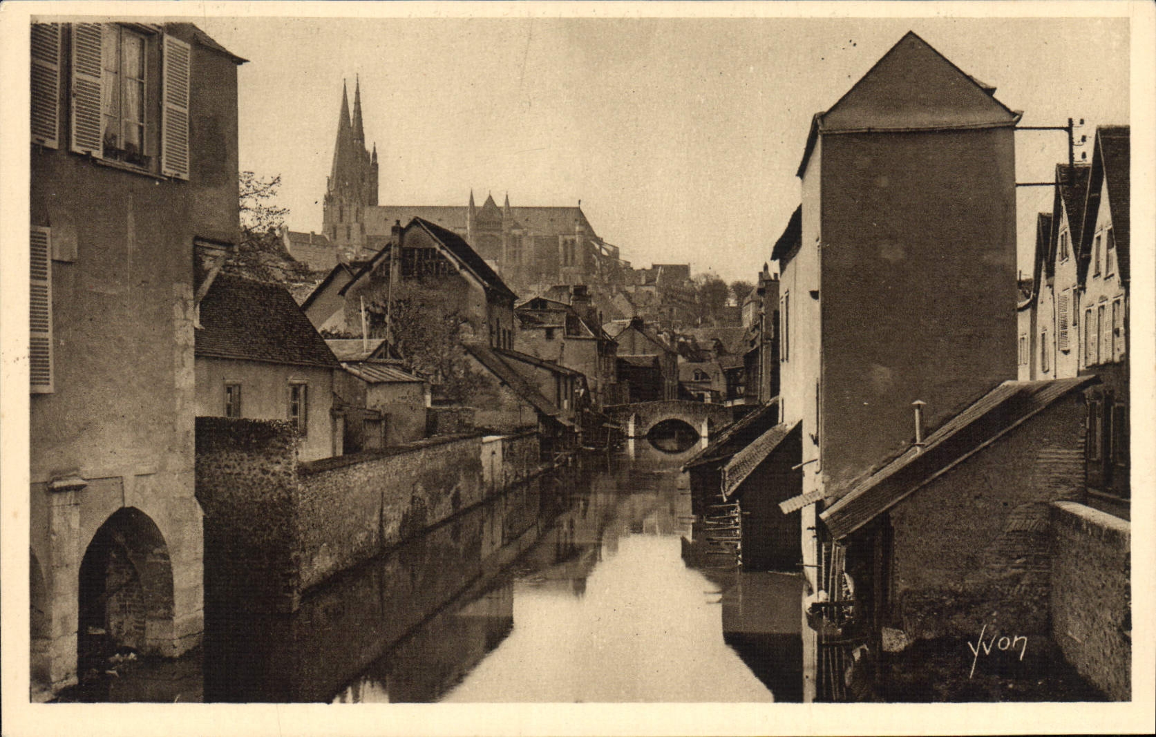 CPA Chartres Eure et Loir L'Eure au Pont St Hilaire 