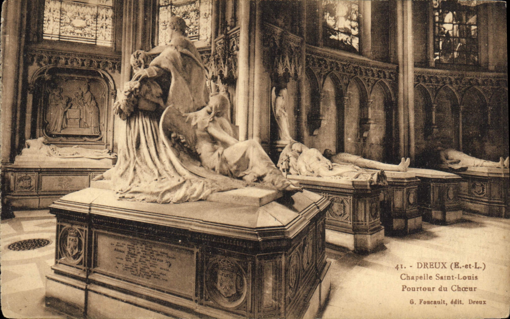 CPA Dreux E et L Chapelle Saint Louis Pourtour du Choeur