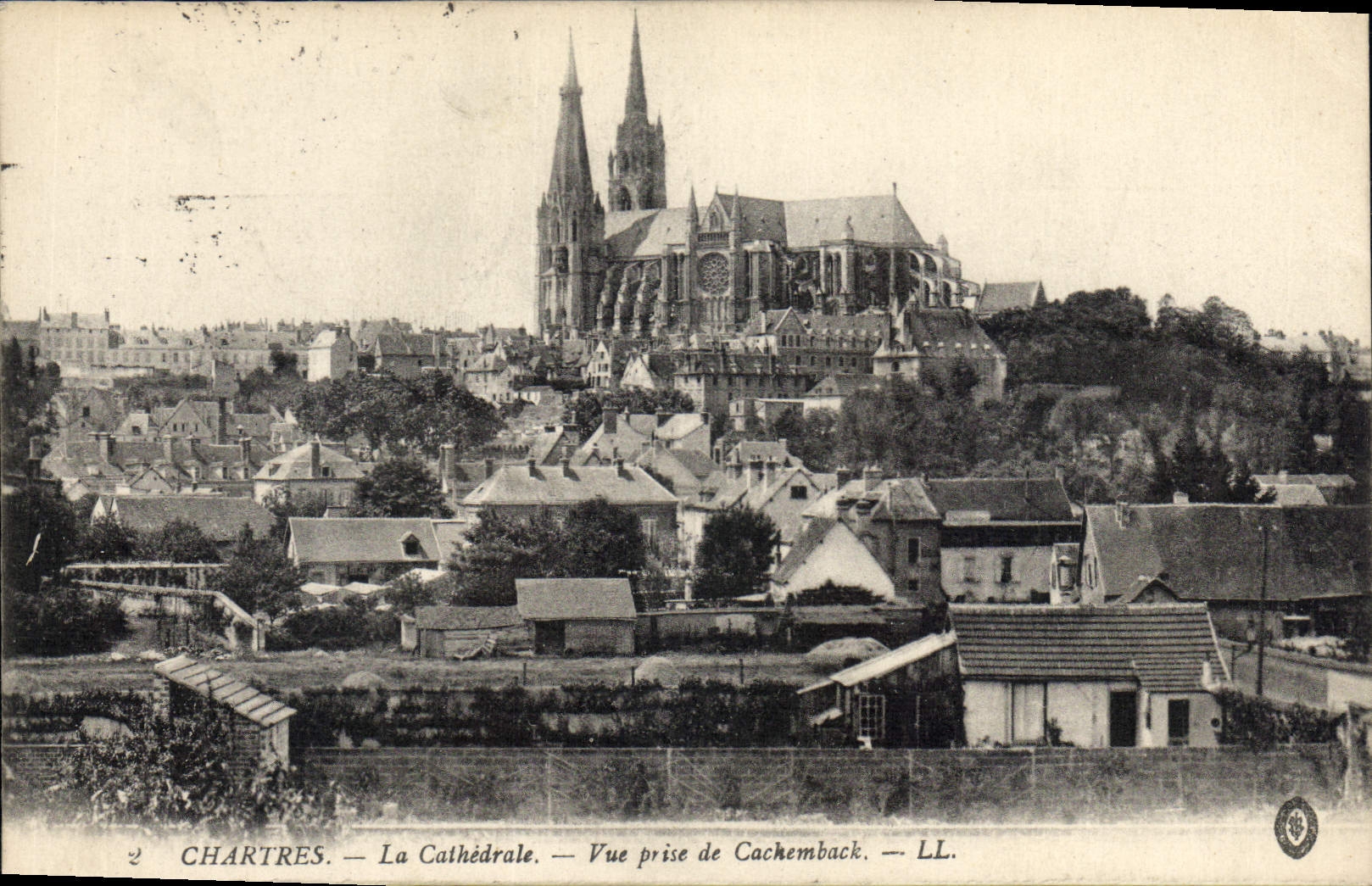 CPA Chartres La Cathedrale Vue prise du Cachemback 