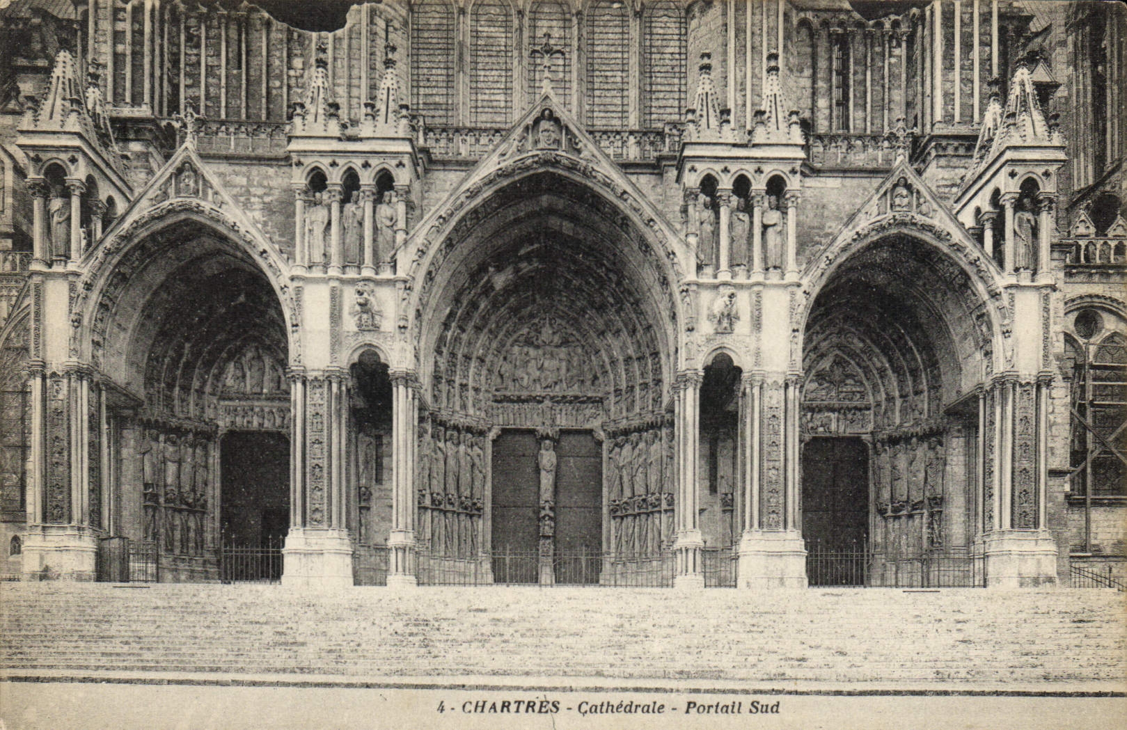 CPA Chartres Cathedrale Portail Sud 