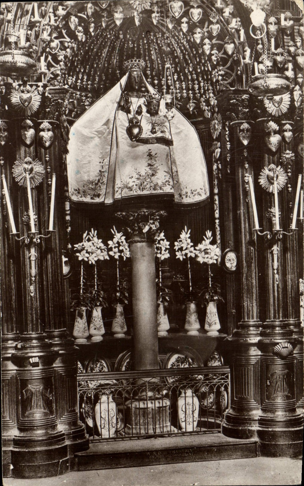 CPA Cathedrale de Chartres Vierge au Pilier 