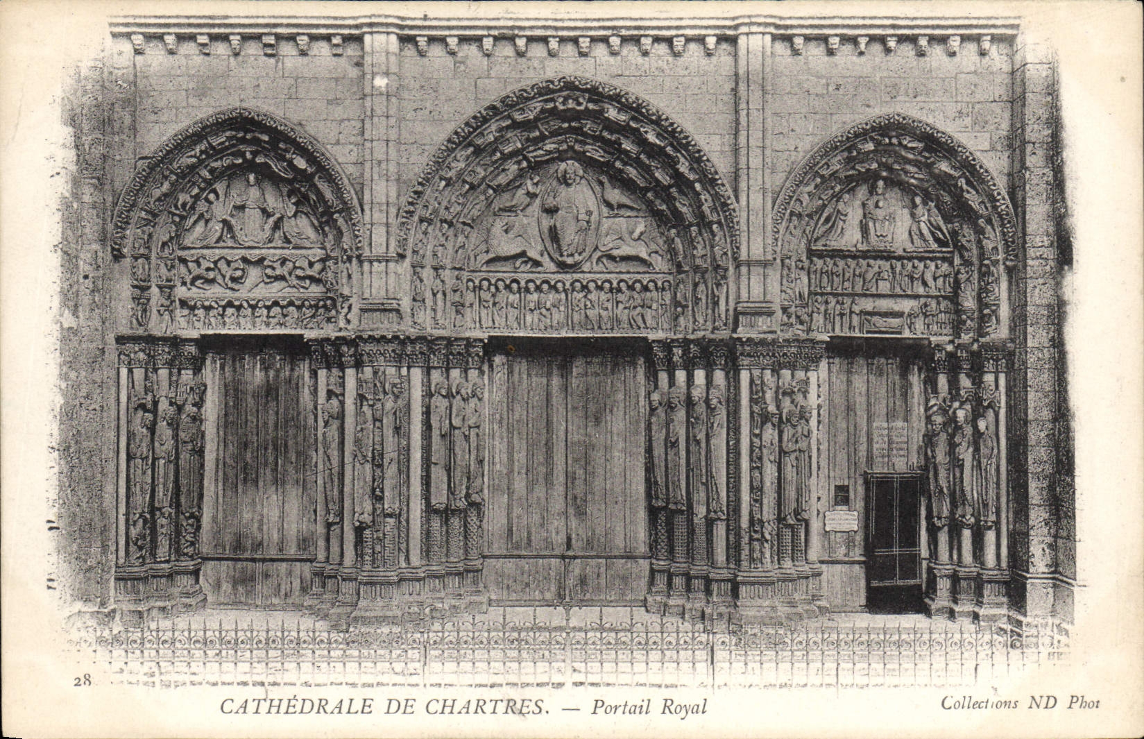CPA Cathedrale de Chartres Portail Royal 