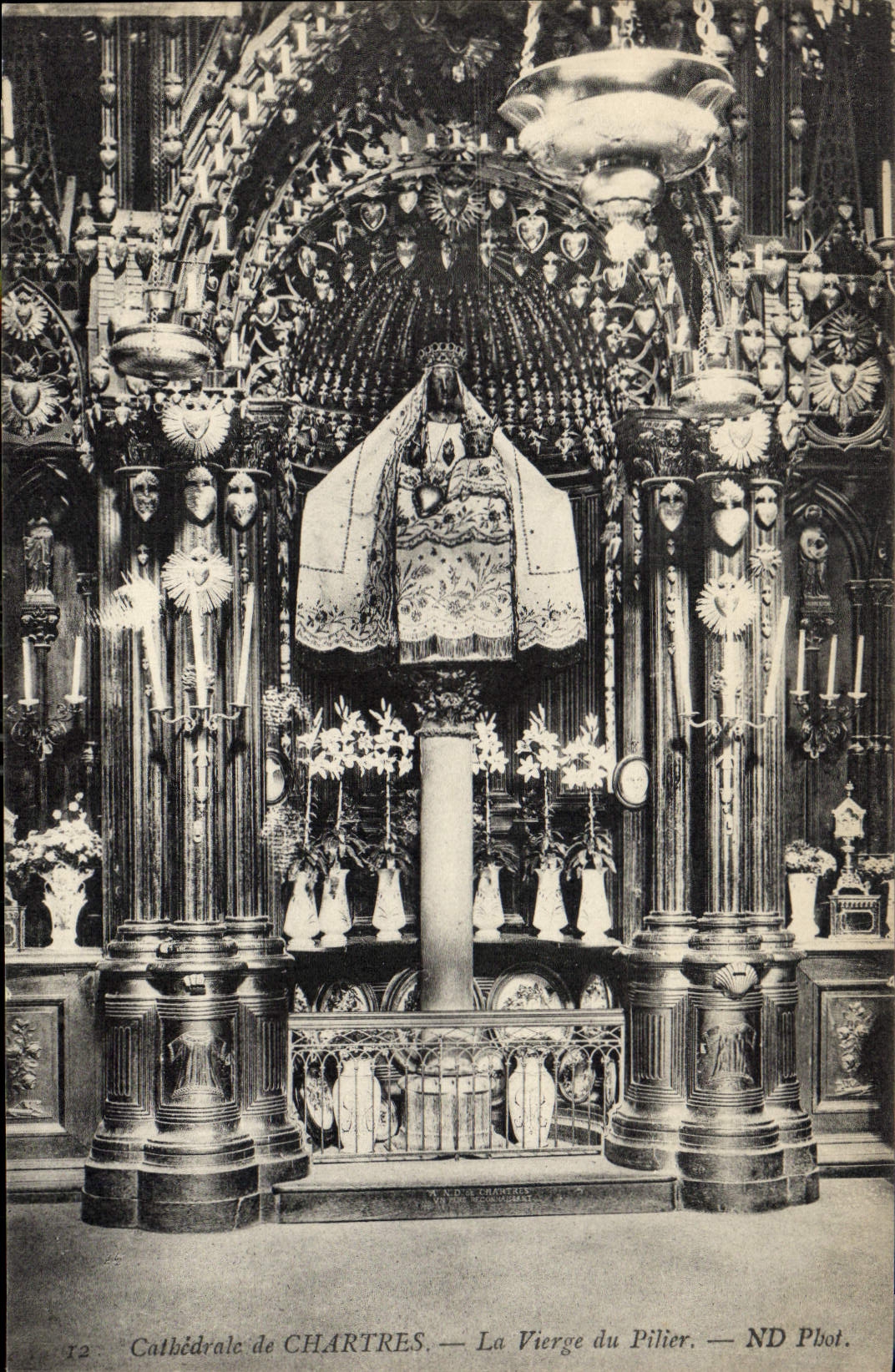 CPA Cathedrale de Chartres La Vierge du Pilier 