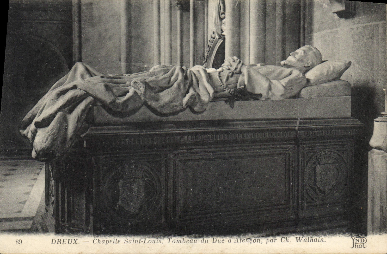 CPA Dreux Chapelle Saint Louis Tombeau du Duc d'Alencon 