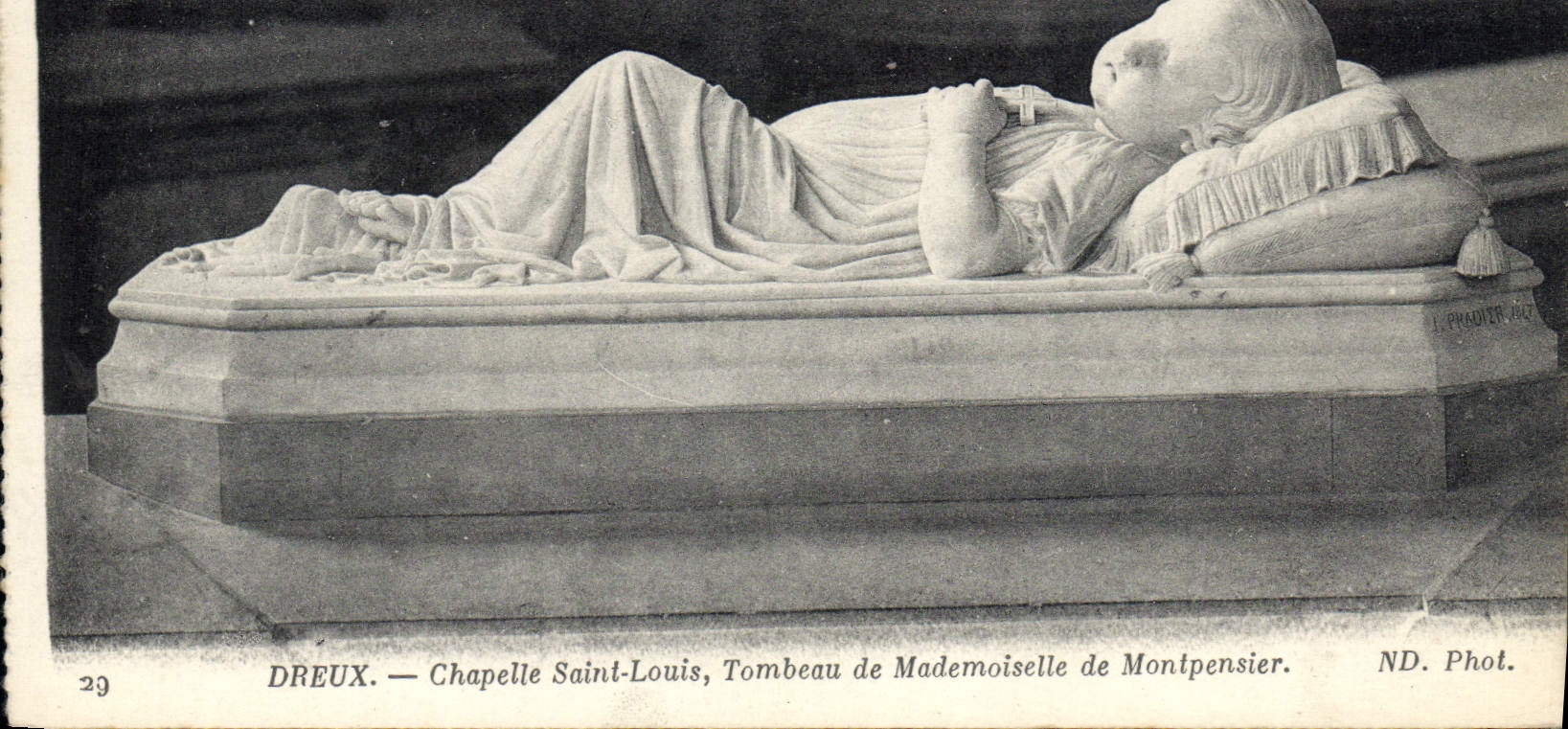 CPA Dreux Chapelle Saint Louis Tombeau de Mademoiselle de Montpensier