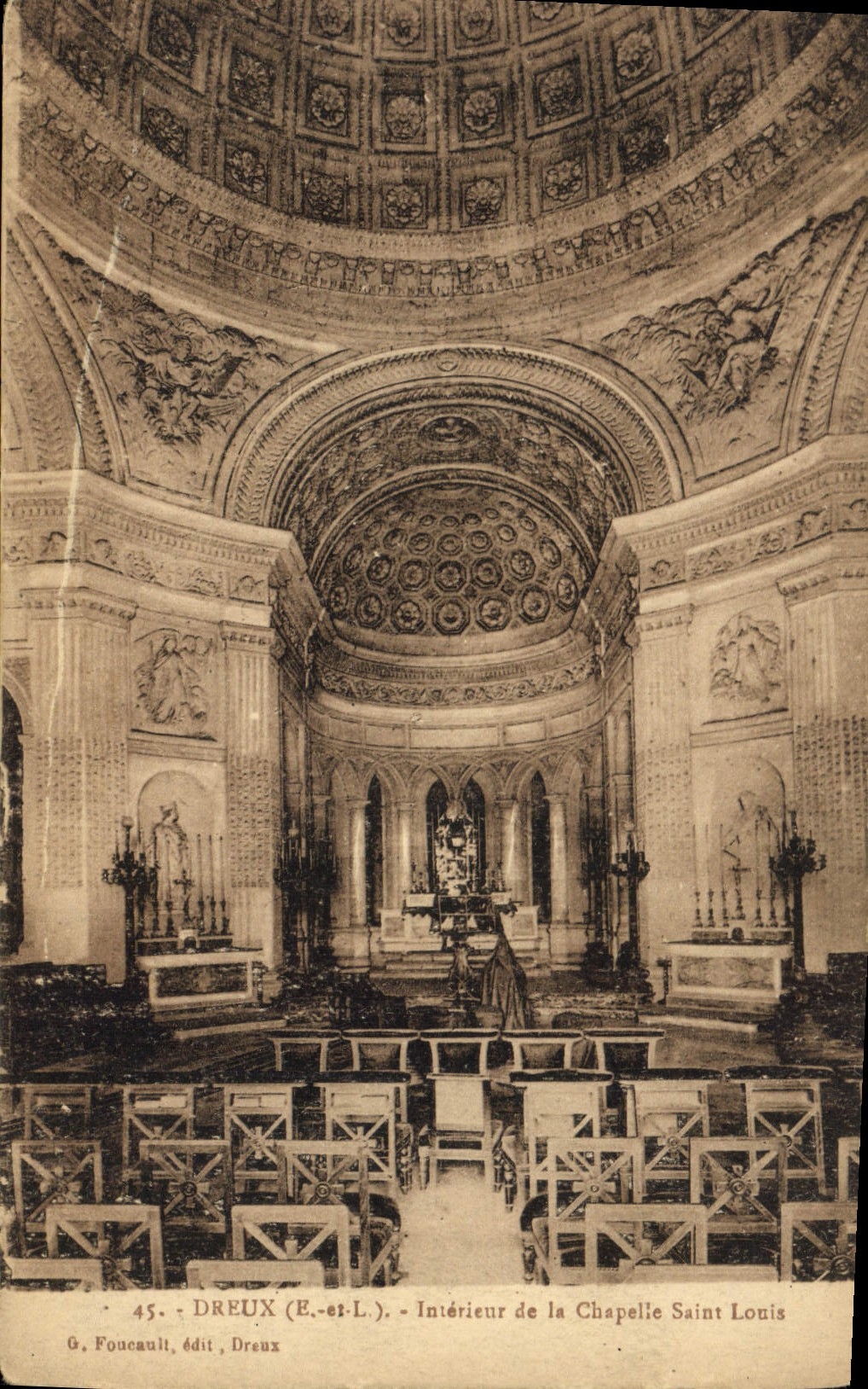 CPA Dreux E et L Interieur de la Chapelle Saint Louis 