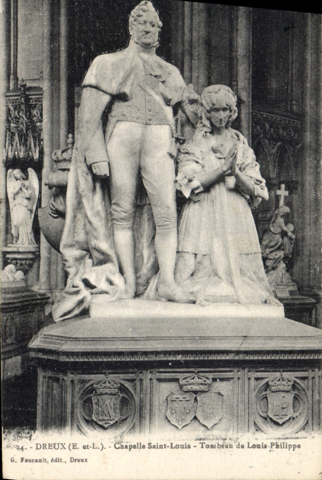CPA Dreux E et L Chapelle Saint Louis Tombeau de Louis Philippe