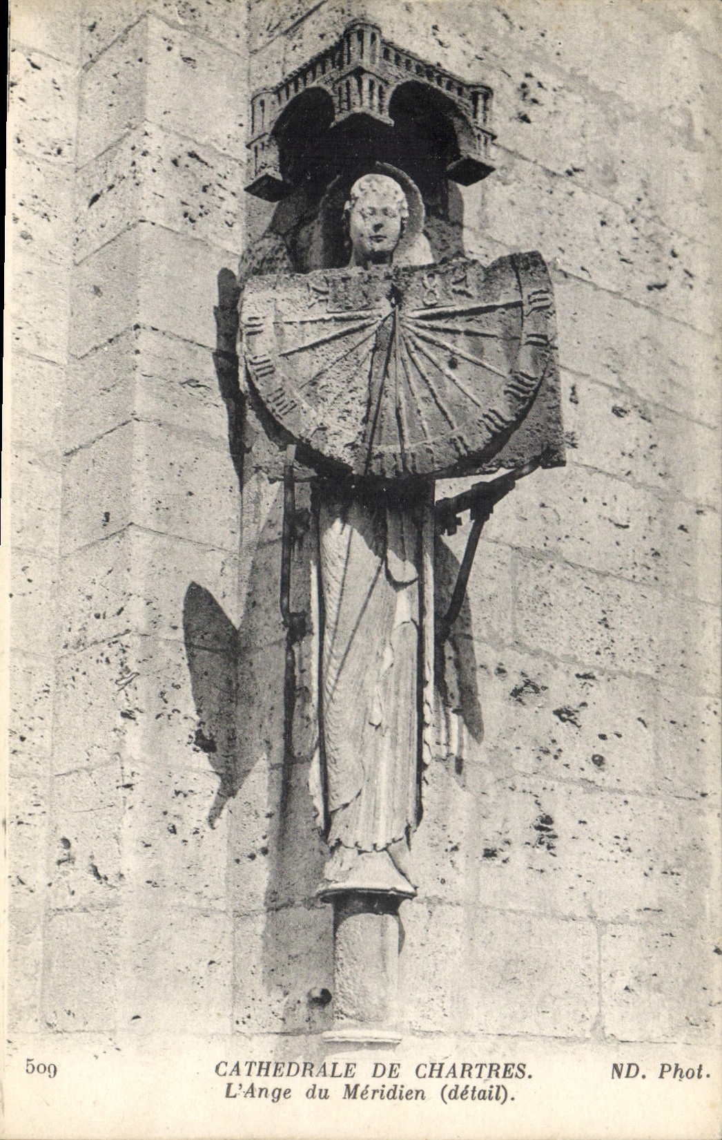 CPA Cathedrale de Chartres L'Ange du Meridien detail