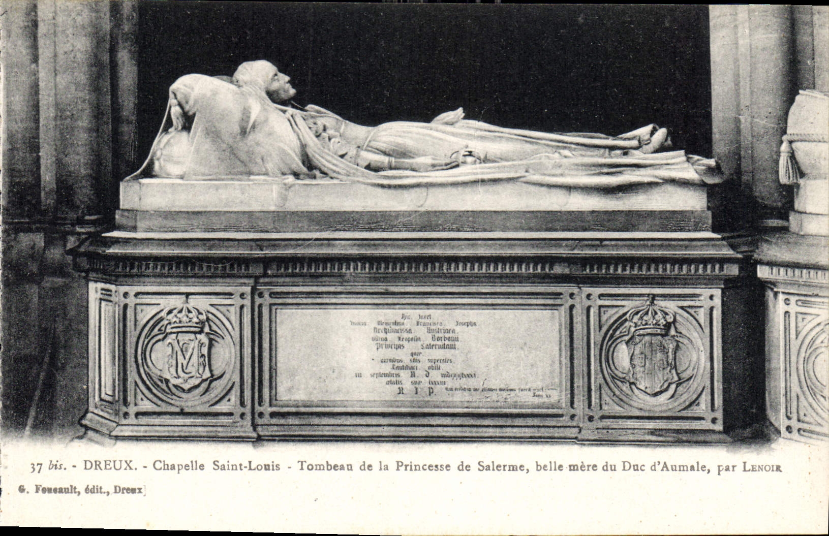 CPA Dreux Chapelle Saint Louis Tombeau de la Princesse de Salerme