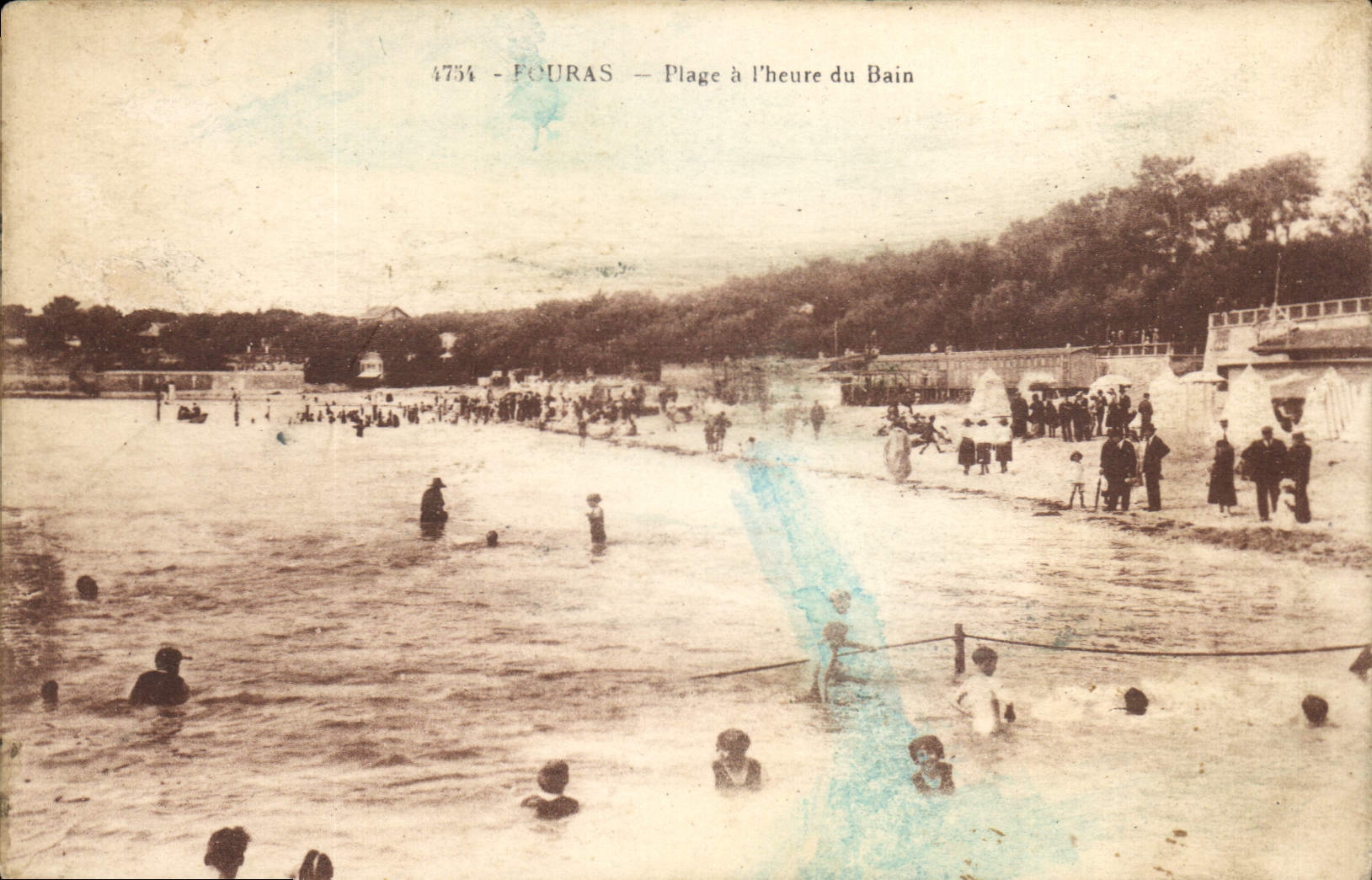 CPA Fouras Plage a l'heure du Bain 