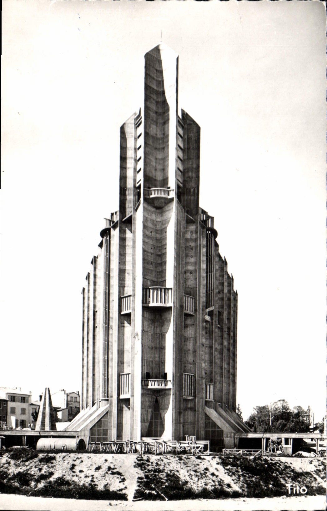 CPA Royan L'Eglise Notre Dame 