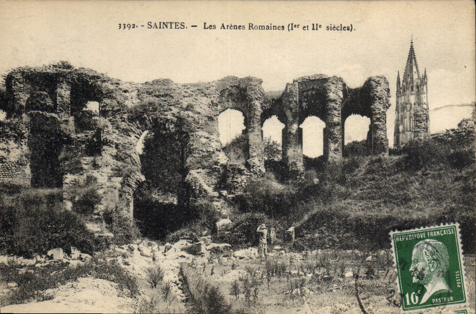 CPA Saintes Les Arenes Romaines 