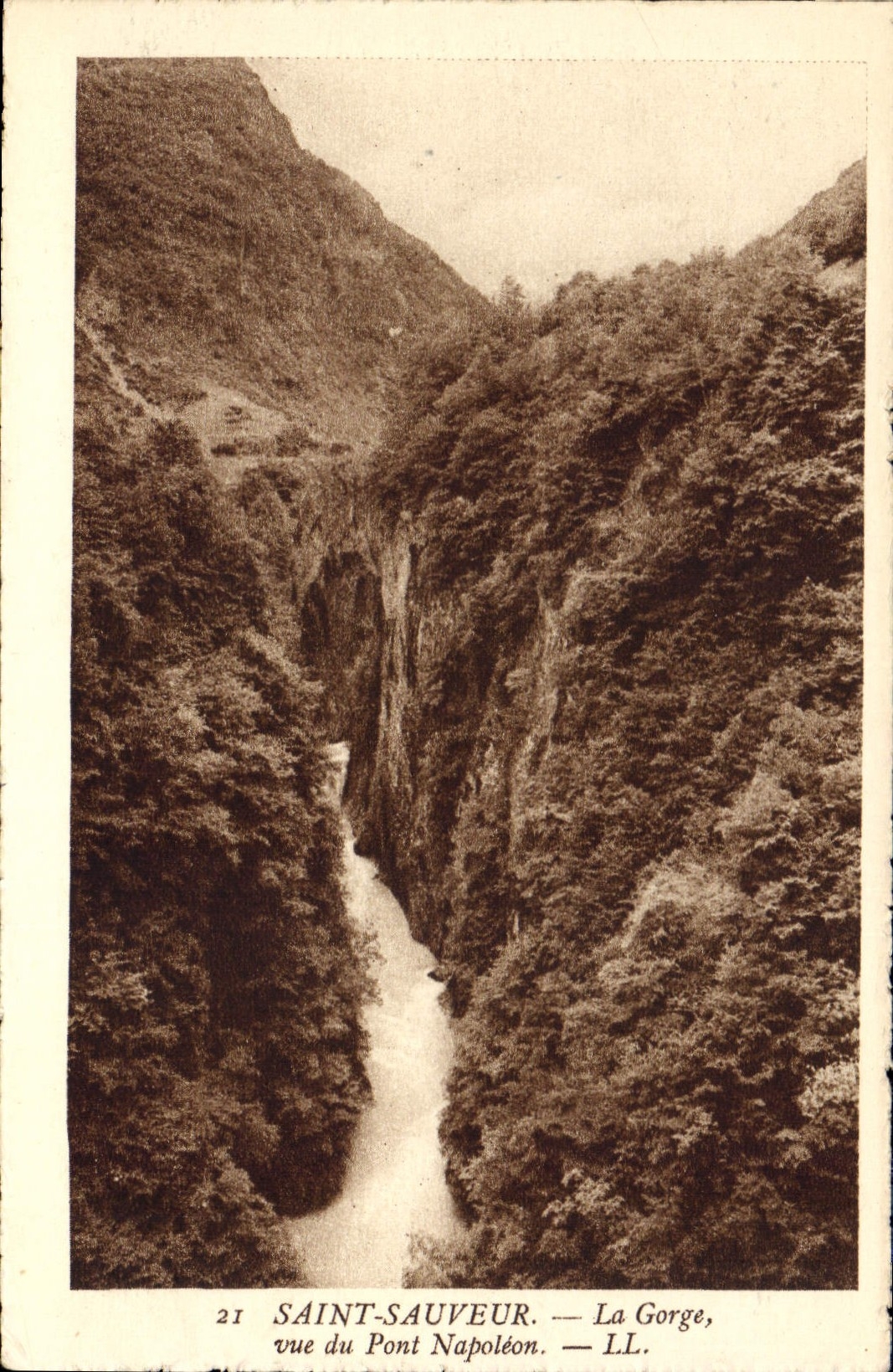 CPA Saint Sauveur La Gorge vue du Pont Napoleon 