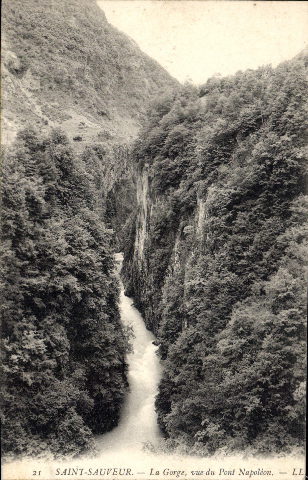 CPA Saint Sauveur La Gorge vue du Pont Napoleon 