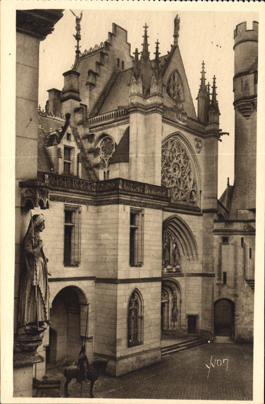 CPA Chateau de Pierrefonds Oise La Chapelle 