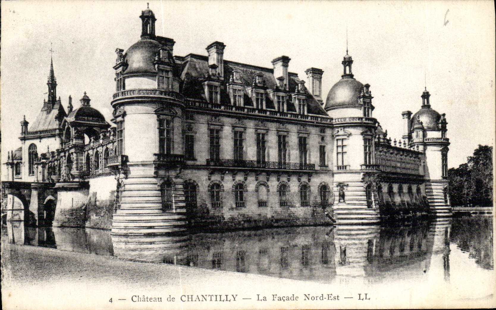 CPA Chateau de Chantilly Le Facade Nord Est 
