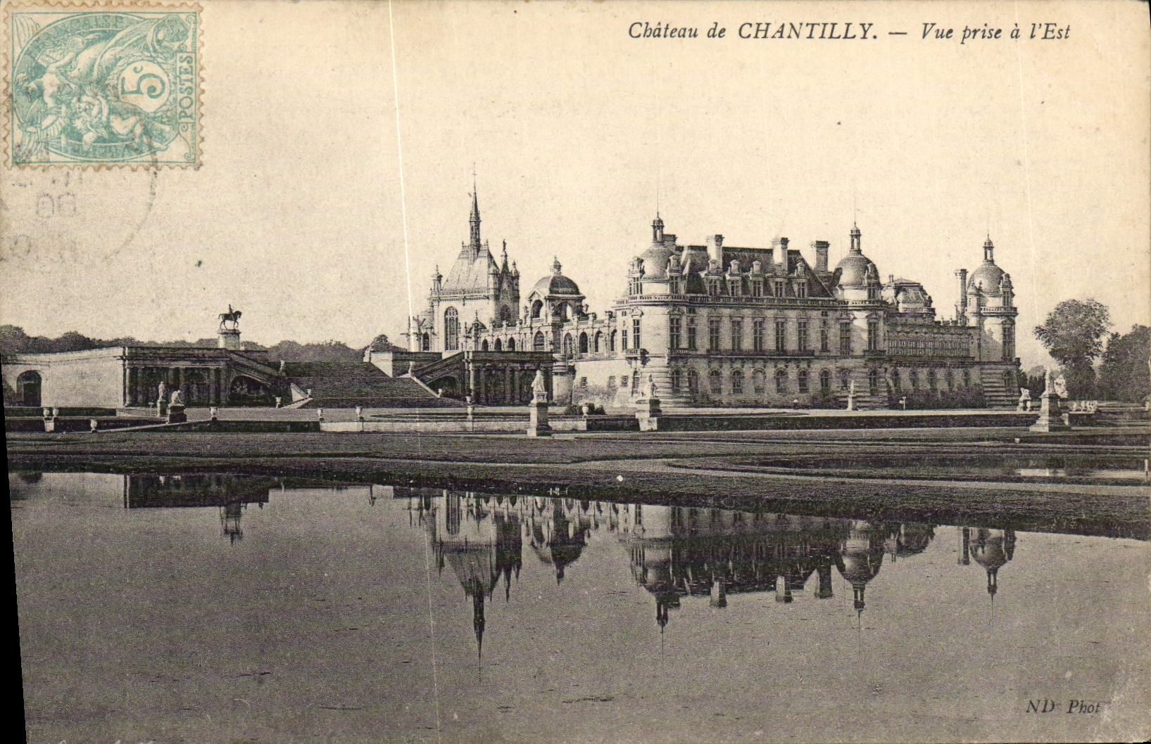 CPA Chateau de Chantilly Vue prise a l'Est