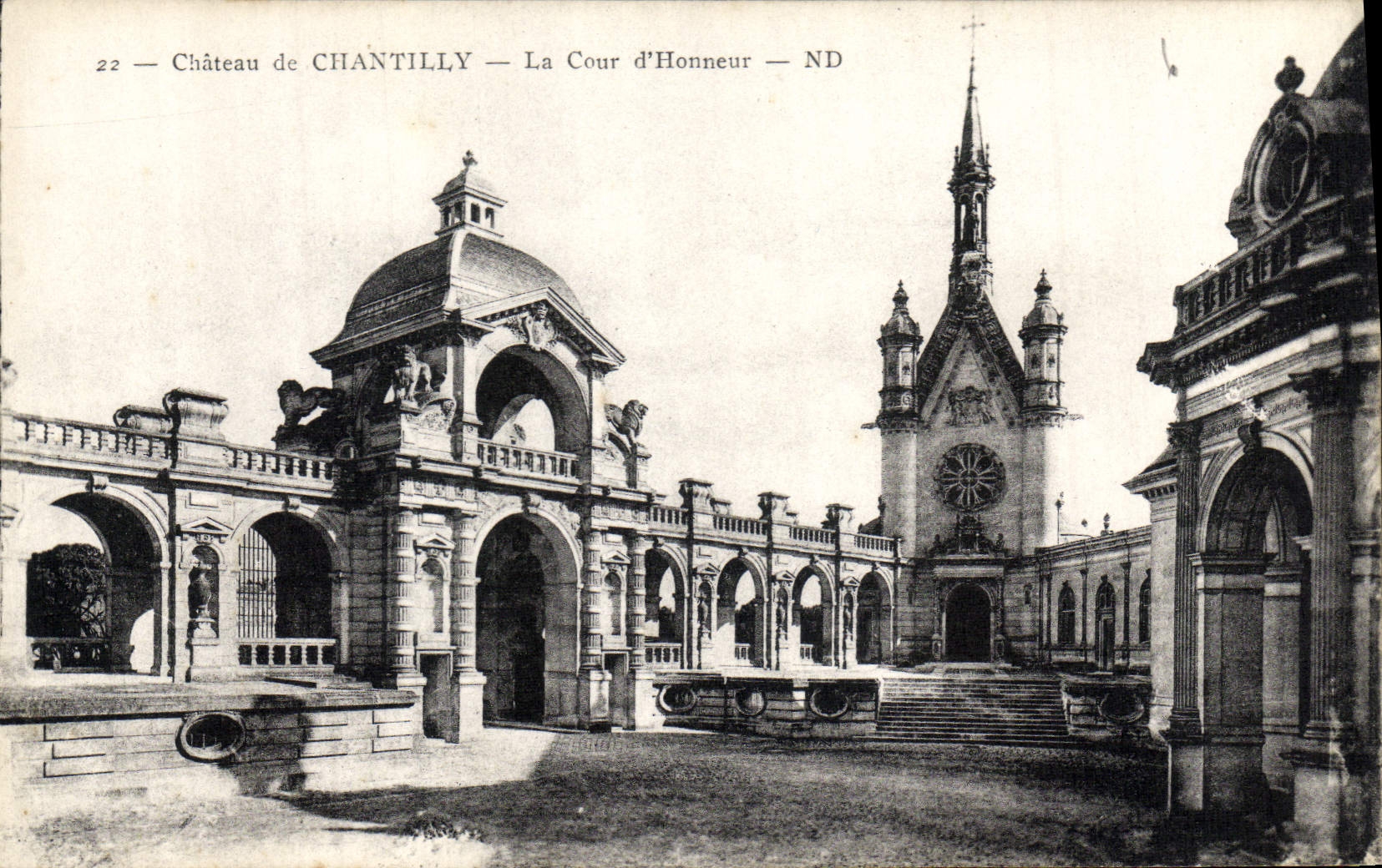 CPA Chateau de Chantilly La Cour d'Honneur 