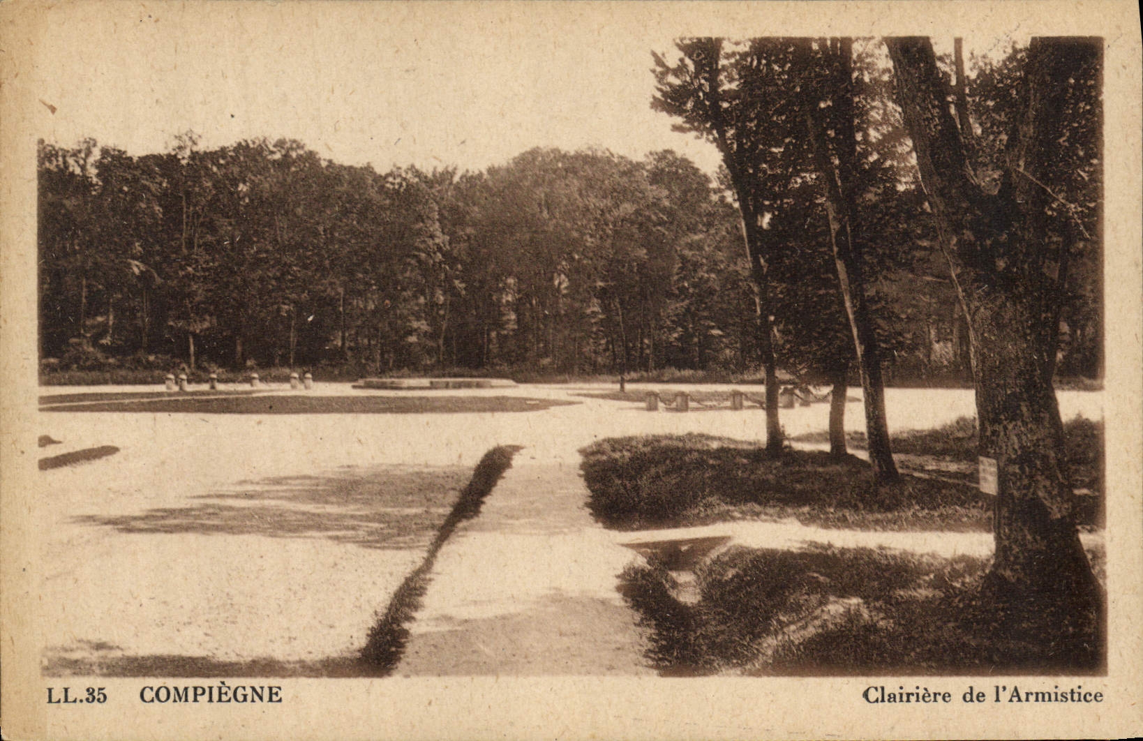 CPA Compiegne Clairie de l'Armistice 