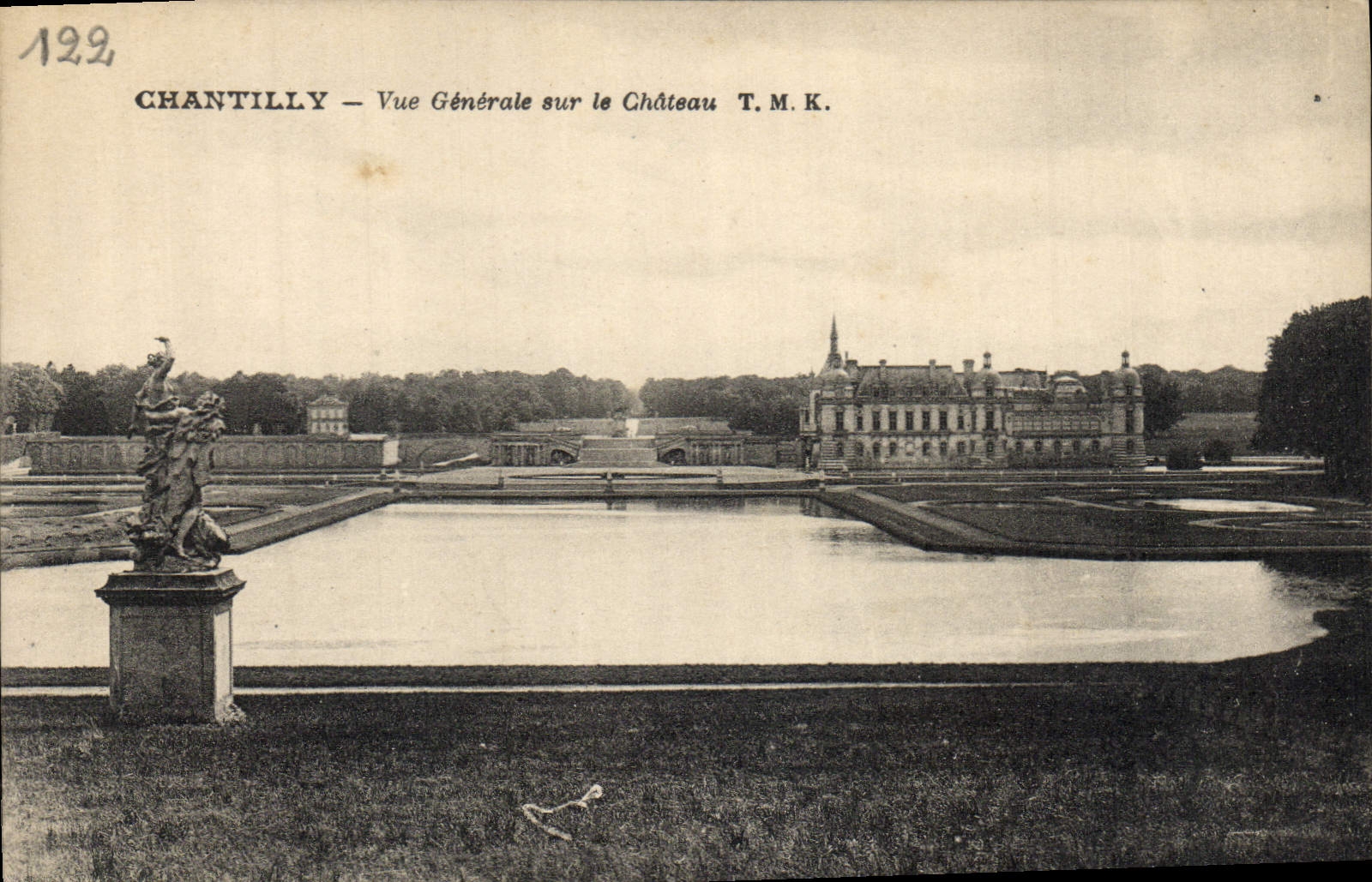 CPA Chantilly Vue Generale sur le Chateau 