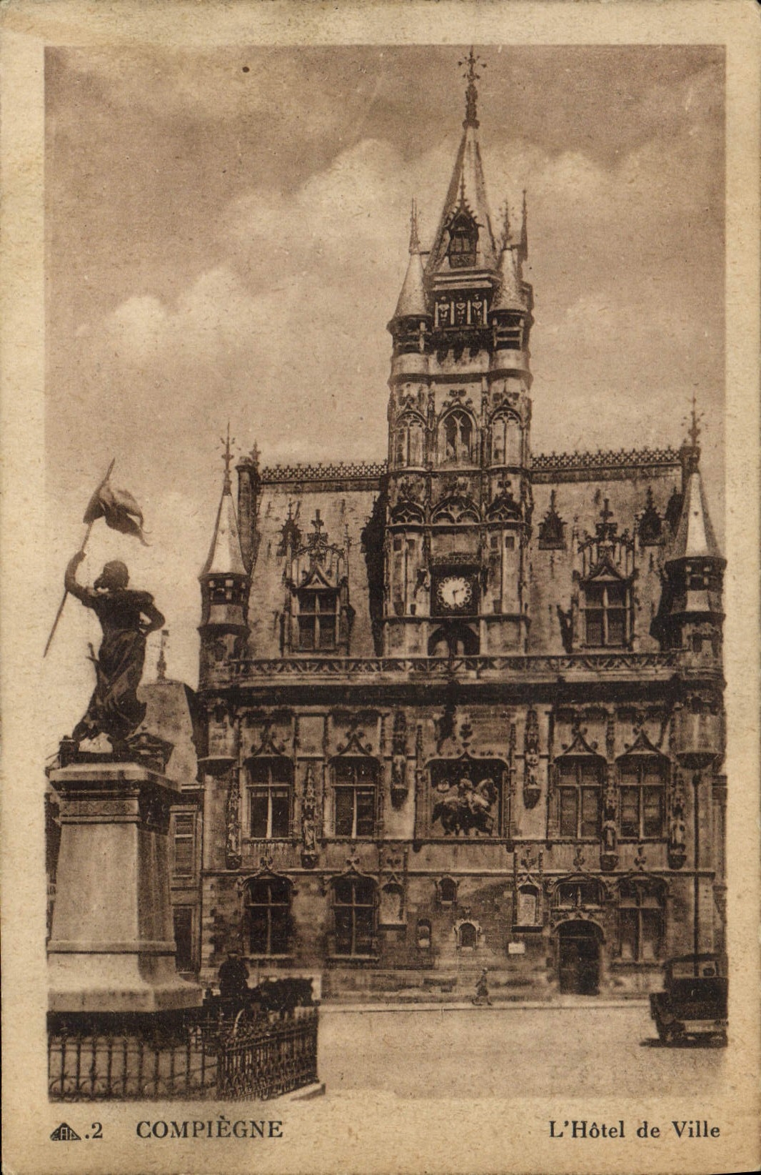 CPA Compiegne L'Hotel de Ville 
