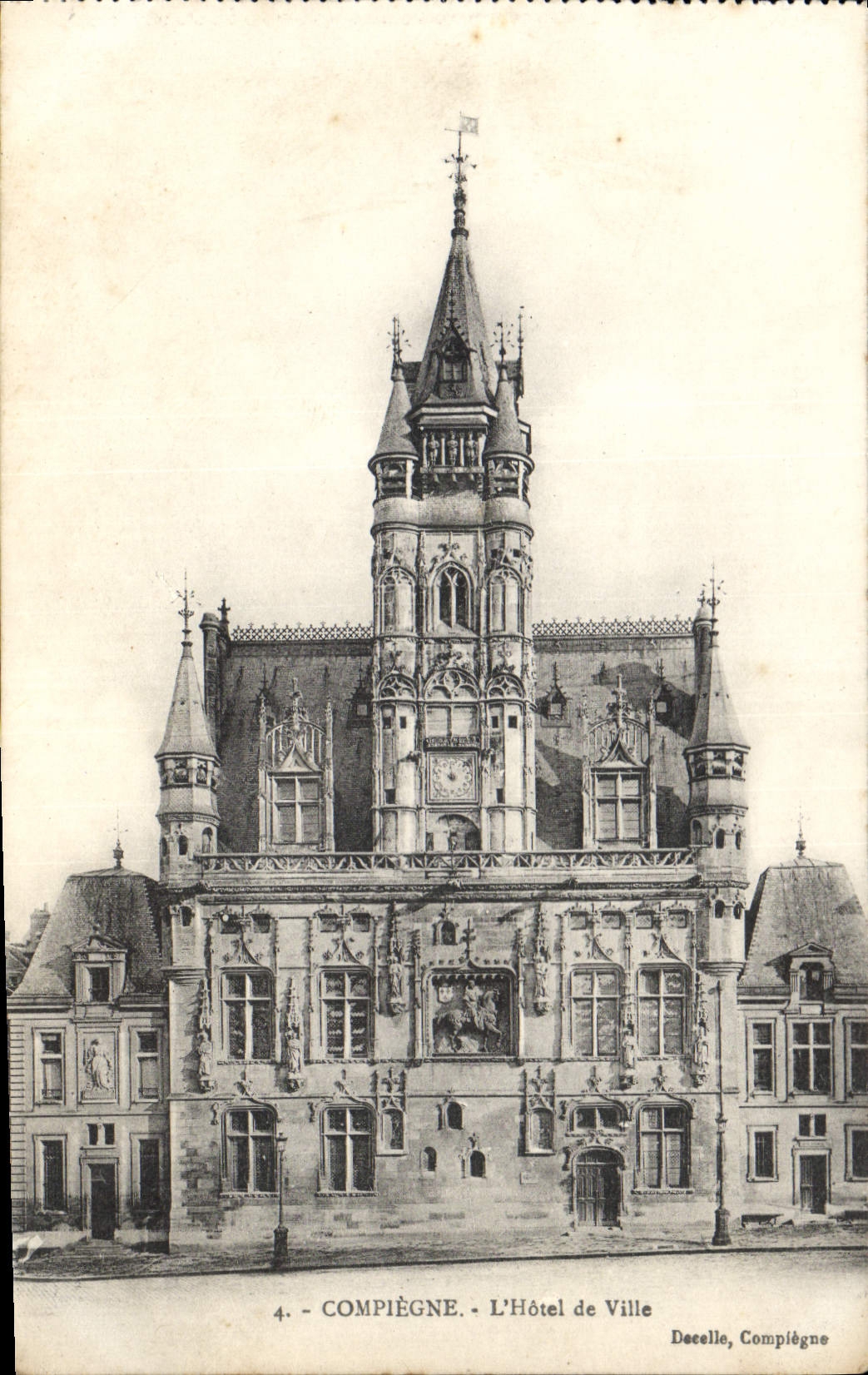 CPA Compiegne L'Hotel de Ville 