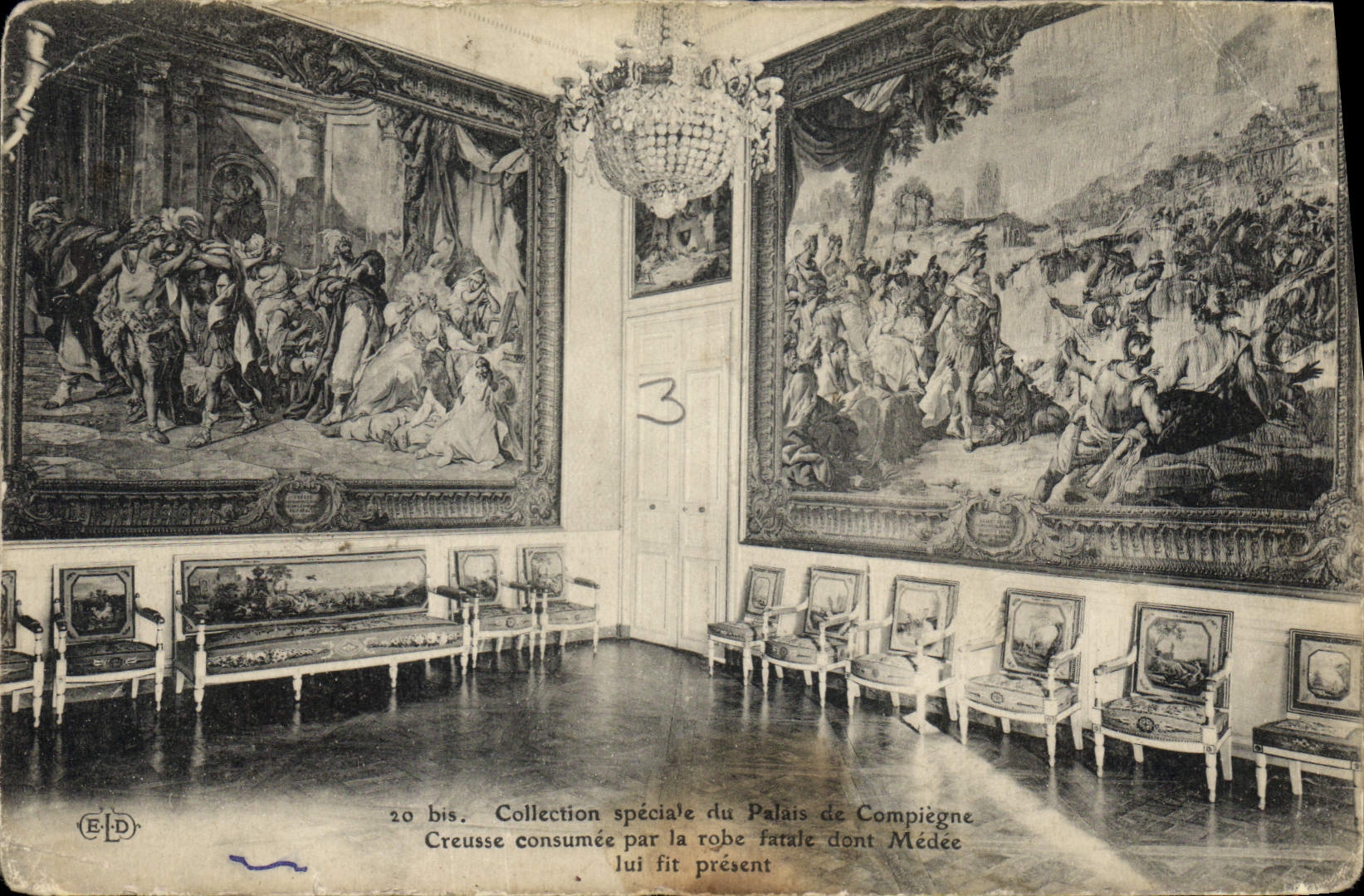 CPA Collection speciale du Palais de Compiegne