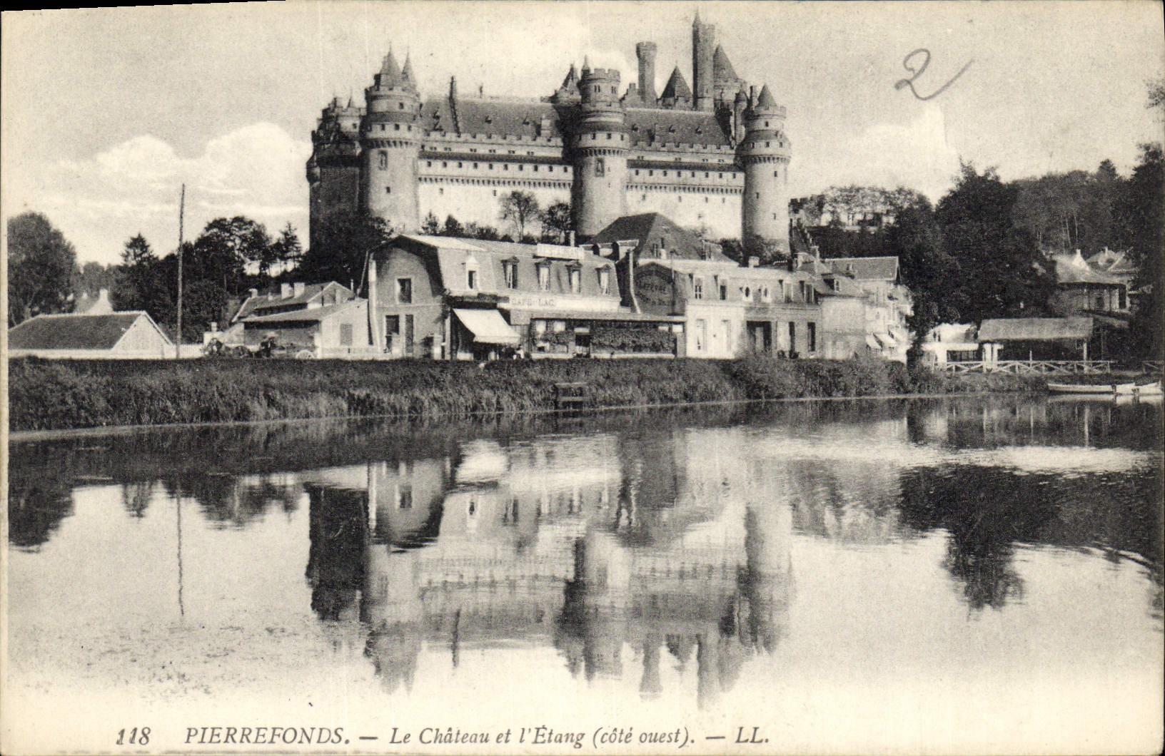 CPA Pierrefonds Le Chateau et l'Etang cote ouest