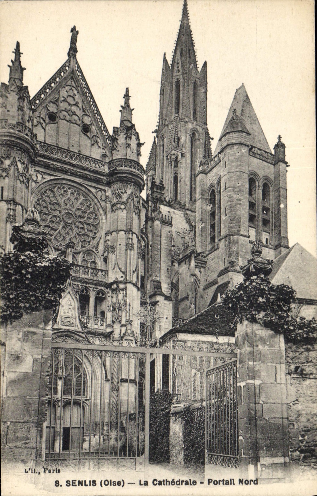 CPA Senlis Oise La Cathedrale Portail Nord 